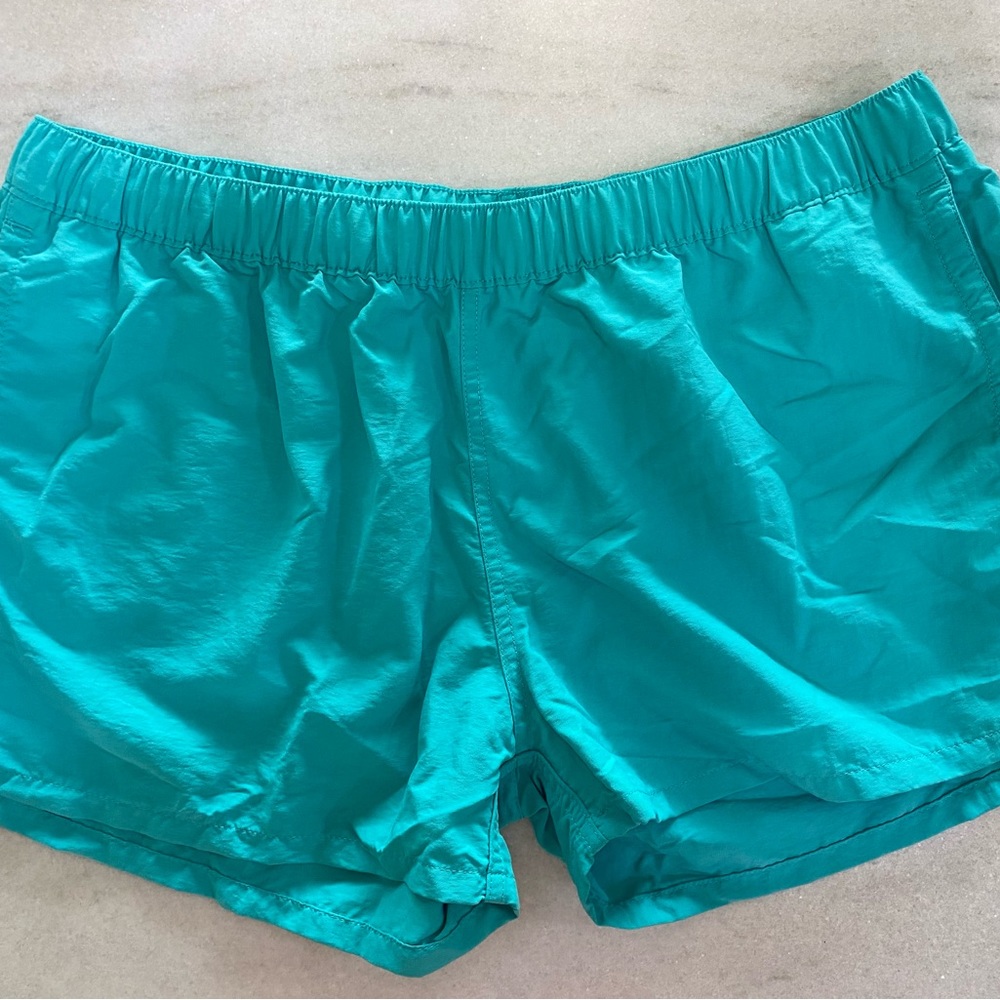 Patagonia women’s teal blue baggies size XL 2.5” inseam
